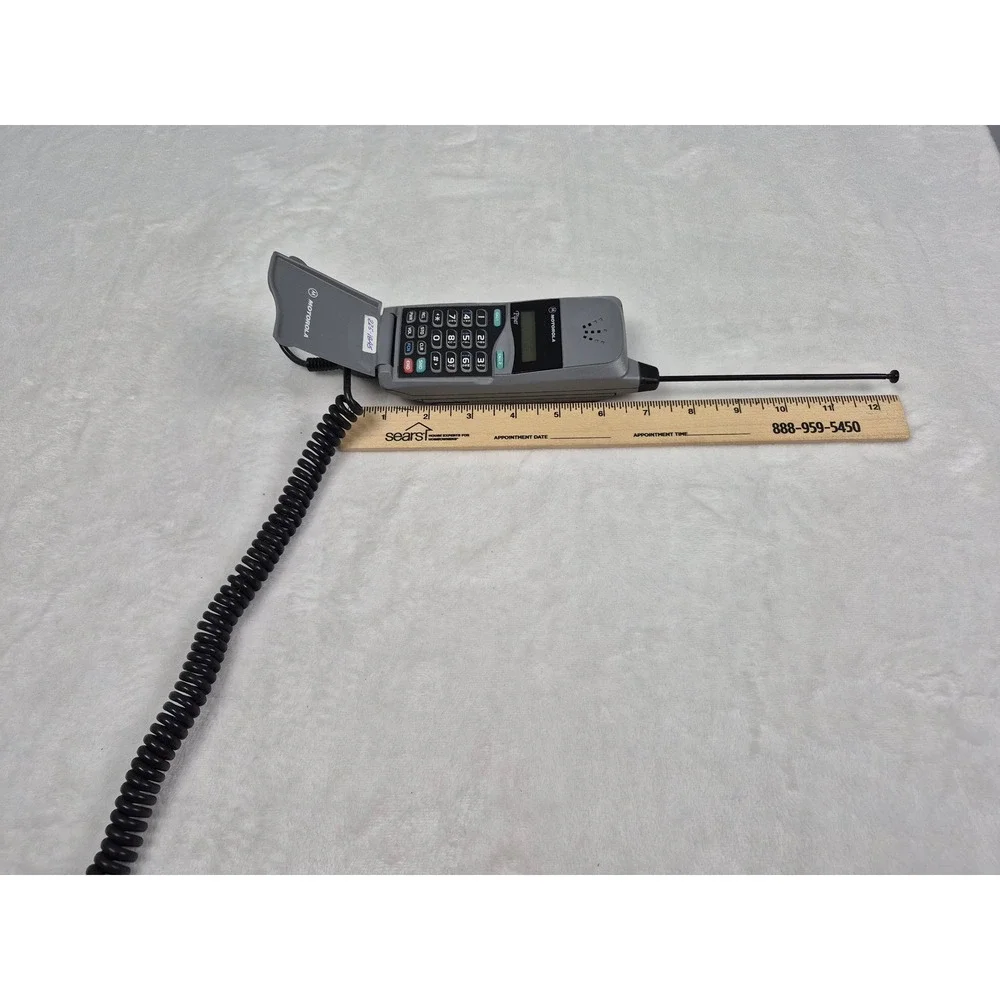 Motorola Piper Grey Flip Car Phone Vintage Retro Cellular Mobile 2189
